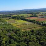 Vista panorámica aérea con dron del terreno de 11 hectáreas en La Colmena